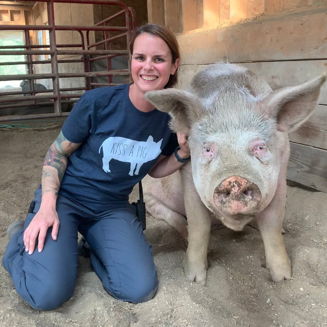 Kiss a Pig Silhouette T-Shirt - Navy